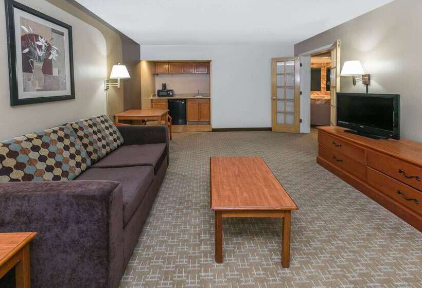 هتل Ramada By Wyndham Odessa Near University Of Texas Permian