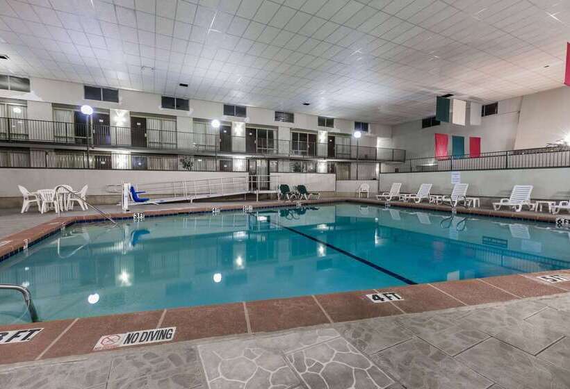 هتل Ramada By Wyndham Odessa Near University Of Texas Permian