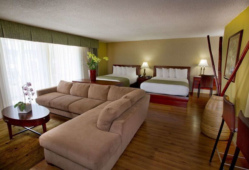 هتل Ramada Plaza By Wyndham Waikiki