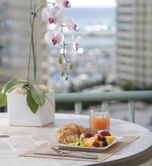 هتل Ramada Plaza By Wyndham Waikiki