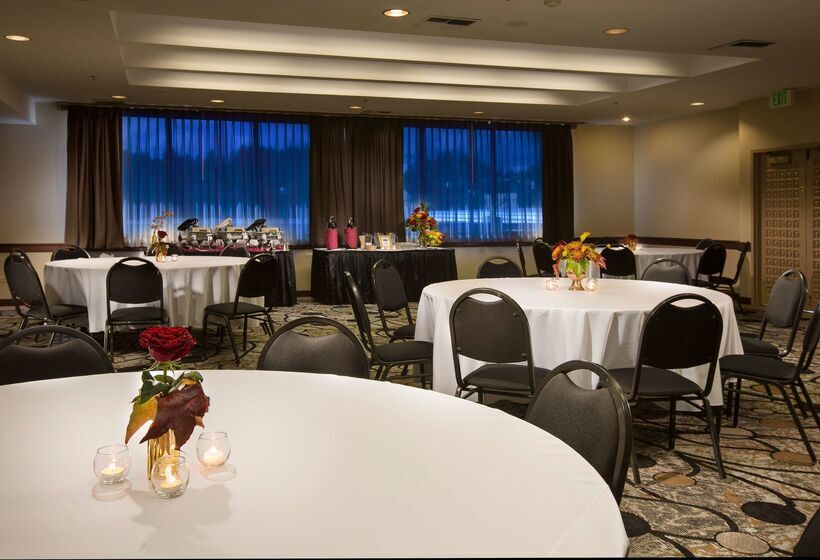 בית מלון כפרי Red Lion Inn & Suites Olympia, Governor