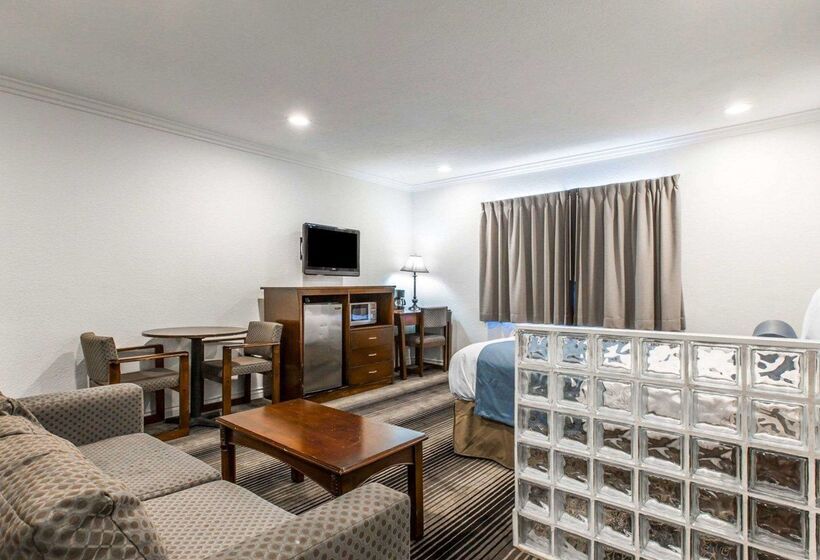 هتل Rodeway Inn & Suites Pacific Coast Highway