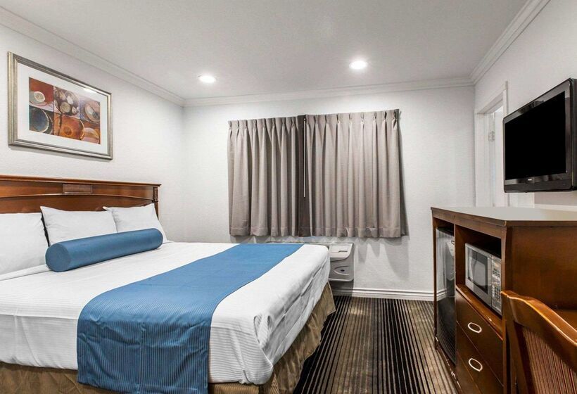 هتل Rodeway Inn & Suites Pacific Coast Highway