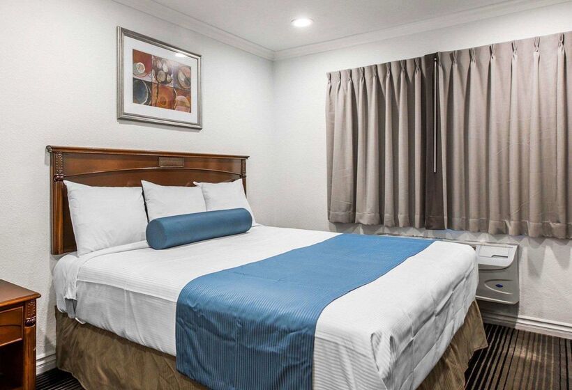 هتل Rodeway Inn & Suites Pacific Coast Highway