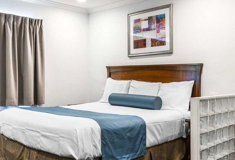 هتل Rodeway Inn & Suites Pacific Coast Highway