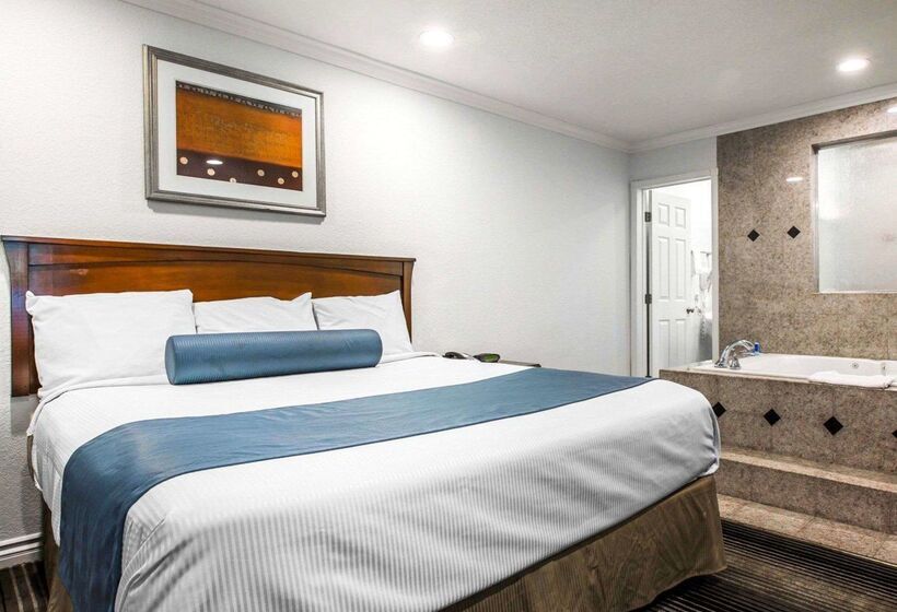 هتل Rodeway Inn & Suites Pacific Coast Highway