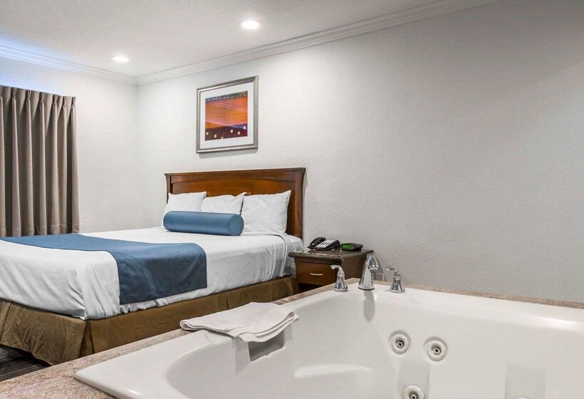 هتل Rodeway Inn & Suites Pacific Coast Highway