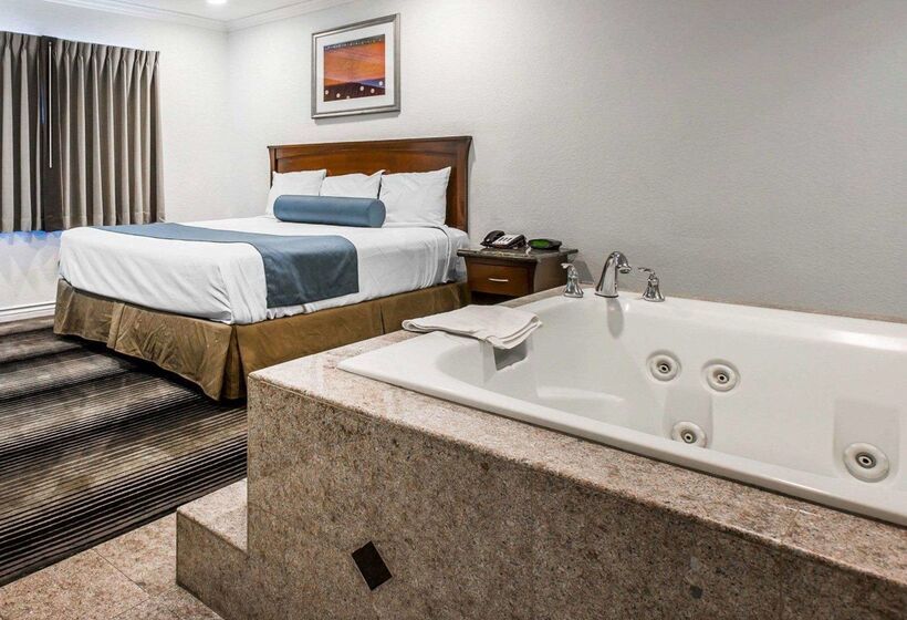 هتل Rodeway Inn & Suites Pacific Coast Highway