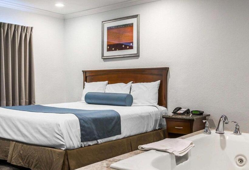 هتل Rodeway Inn & Suites Pacific Coast Highway