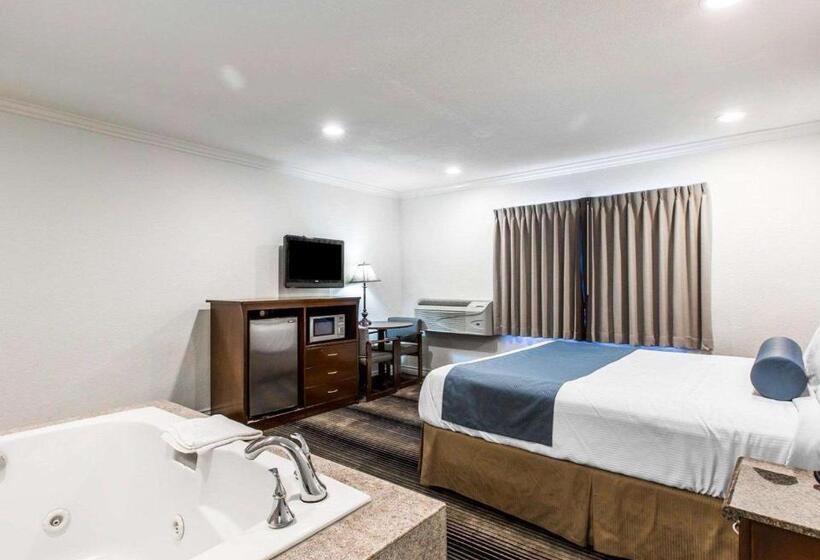 هتل Rodeway Inn & Suites Pacific Coast Highway