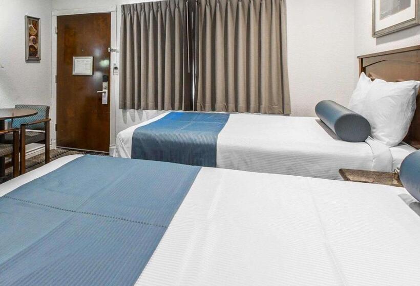 هتل Rodeway Inn & Suites Pacific Coast Highway