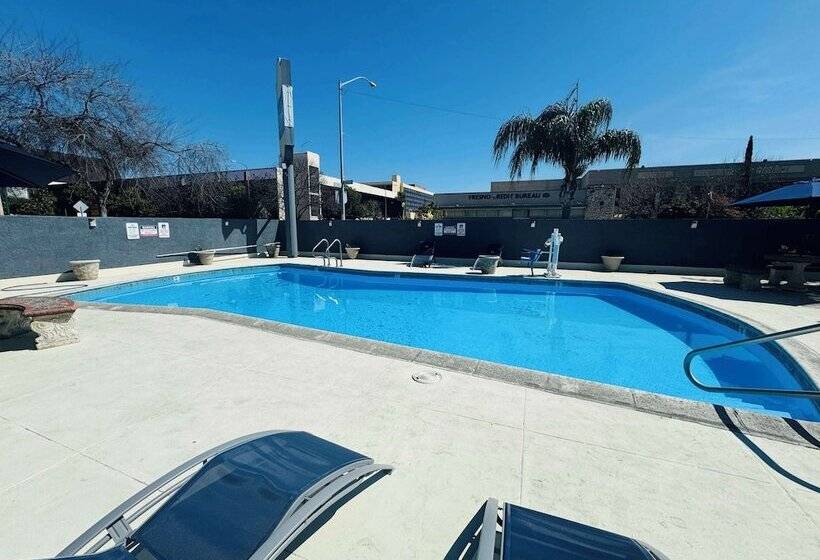 Hotel Surestay By Best Western Fresno Central