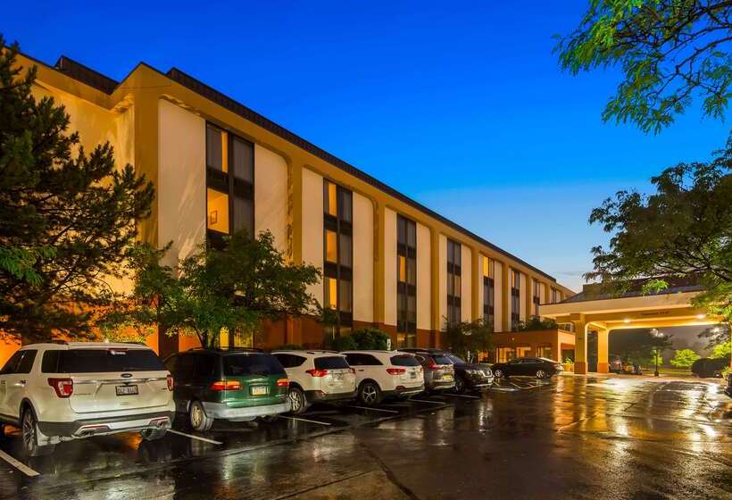 Hotel Surestay Plus  Chicago Lombard By Best Western