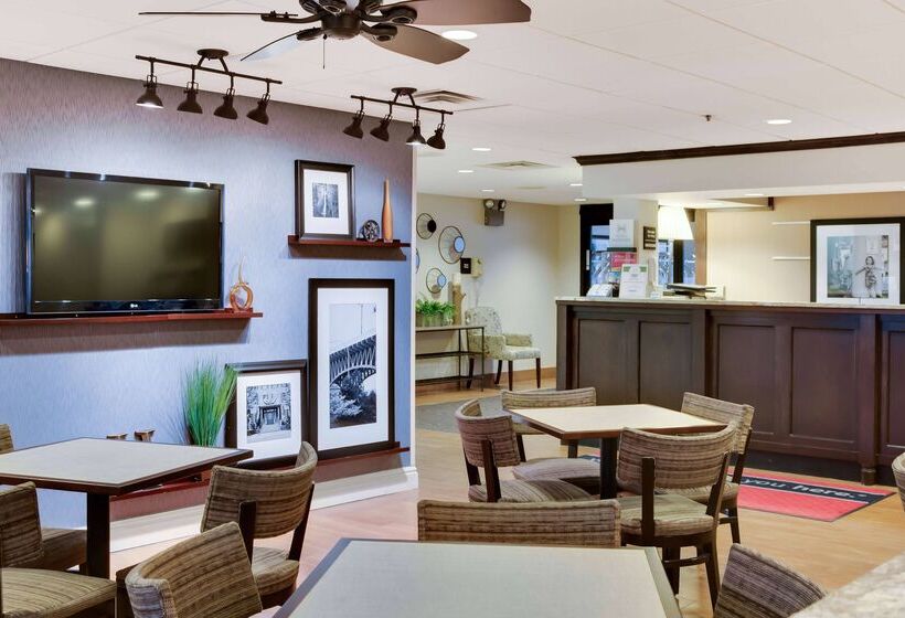 هتل Wingate By Wyndham Cranberry