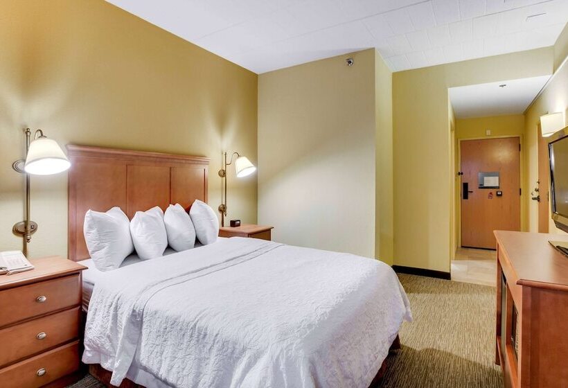 هتل Wingate By Wyndham Cranberry