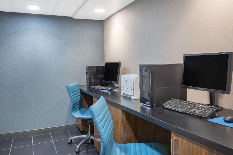 هتل Hampton Inn By Hilton Los Angeles Airport