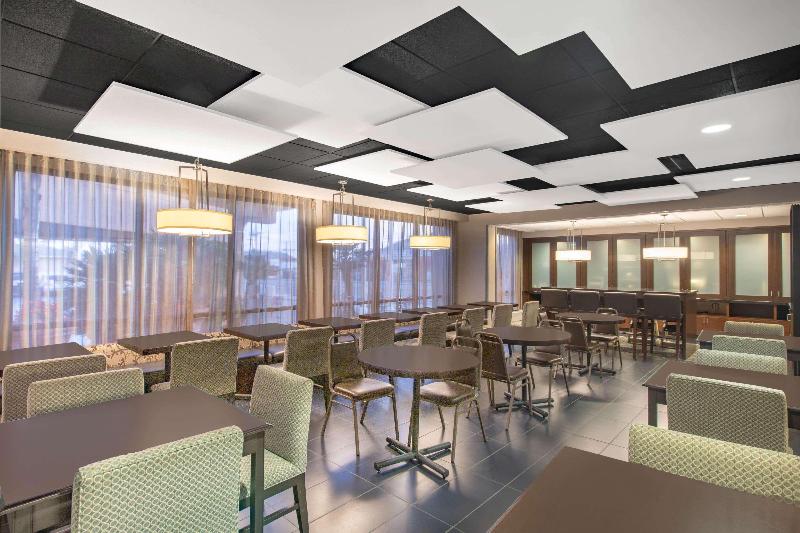 هتل Hampton Inn By Hilton Los Angeles Airport