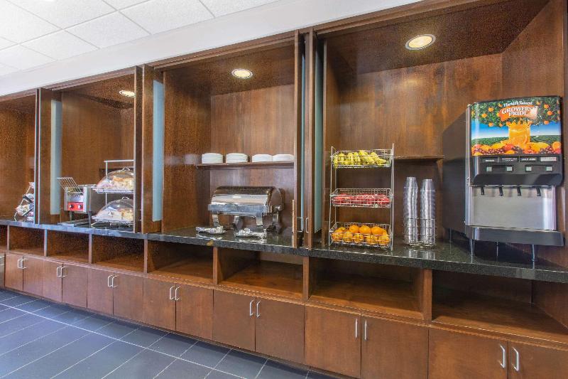 هتل Hampton Inn By Hilton Los Angeles Airport