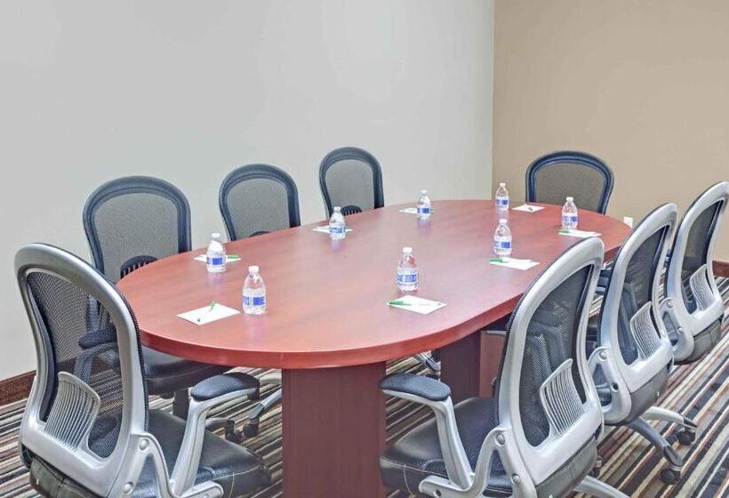 בית מלון כפרי Wyndham Garden Charlotte Airport Southeast