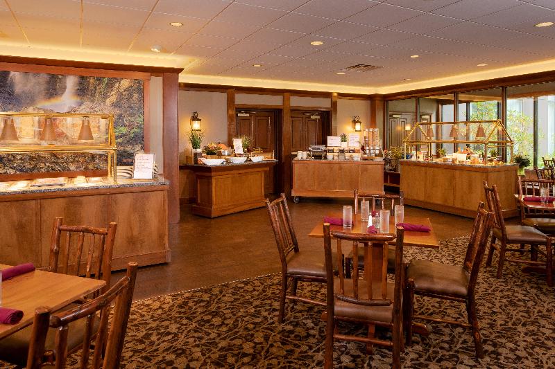 منتجع Crowne Plaza Lake Placid, An Ihg