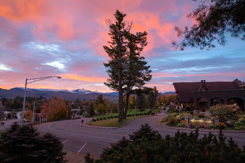 منتجع Crowne Plaza Lake Placid, An Ihg