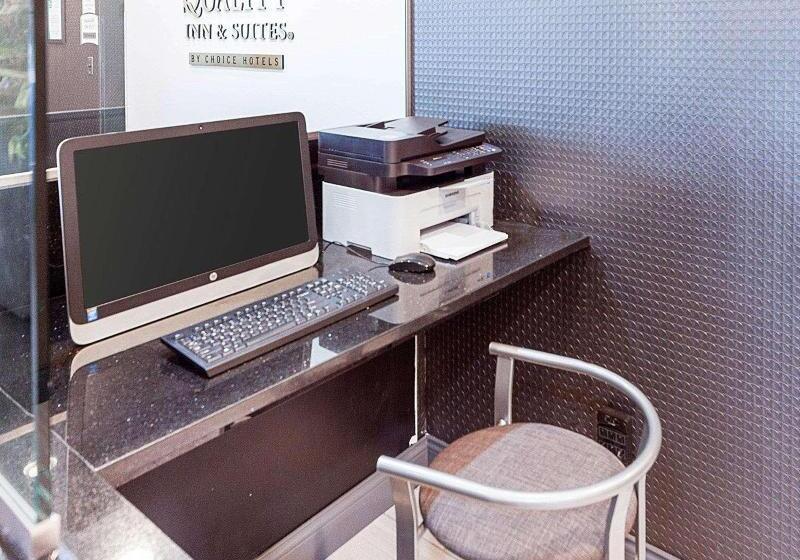 리조트 Quality Inn
