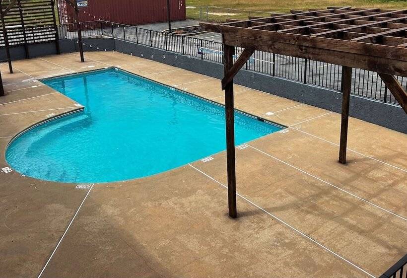 هتل Ramada By Wyndham Bainbridge