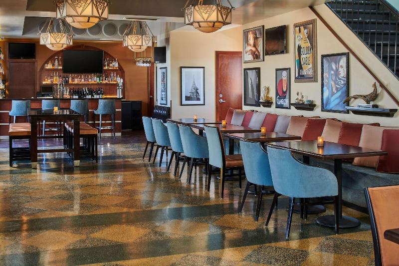 هتل Alex Johnson Rapid City Curio Collection By Hilton
