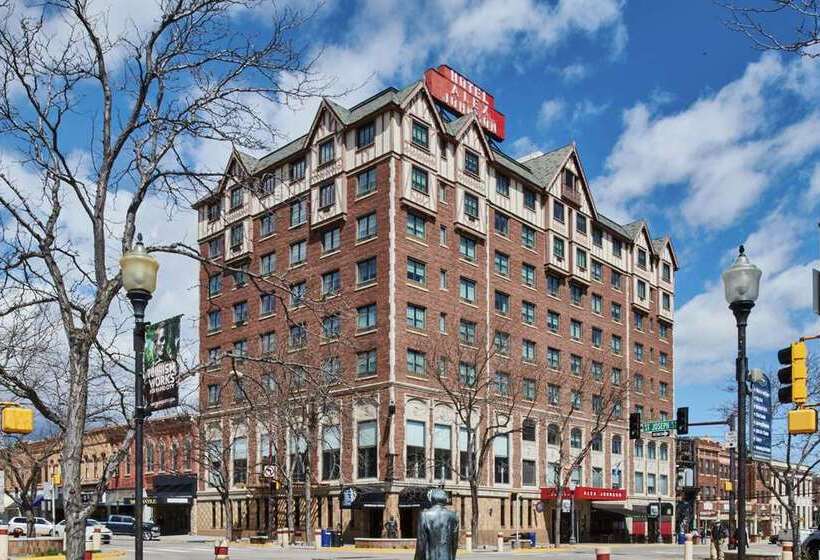 هتل Alex Johnson Rapid City Curio Collection By Hilton