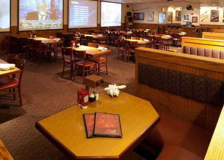 호텔 Best Western Plus University Inn Steubenville