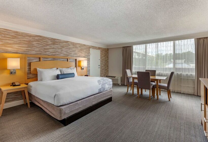 فندق Best Western Plus University Inn
