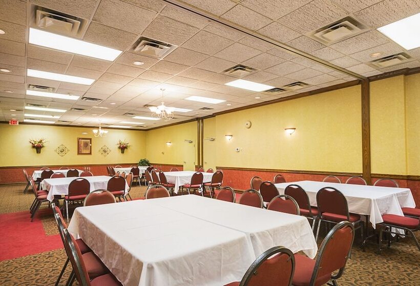 Отель Clarion Inn