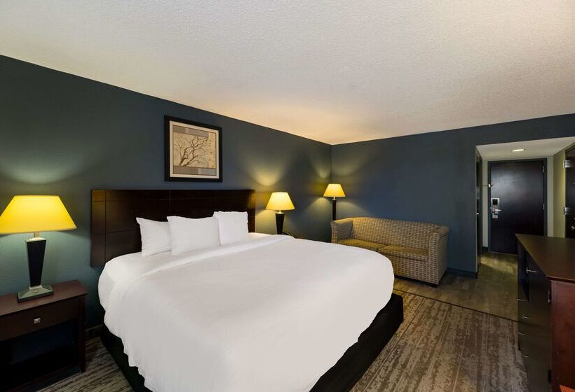 Hotel Clarion  San Angelo Near Convention Center