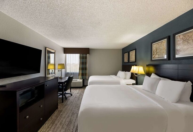 Hotel Clarion  San Angelo Near Convention Center