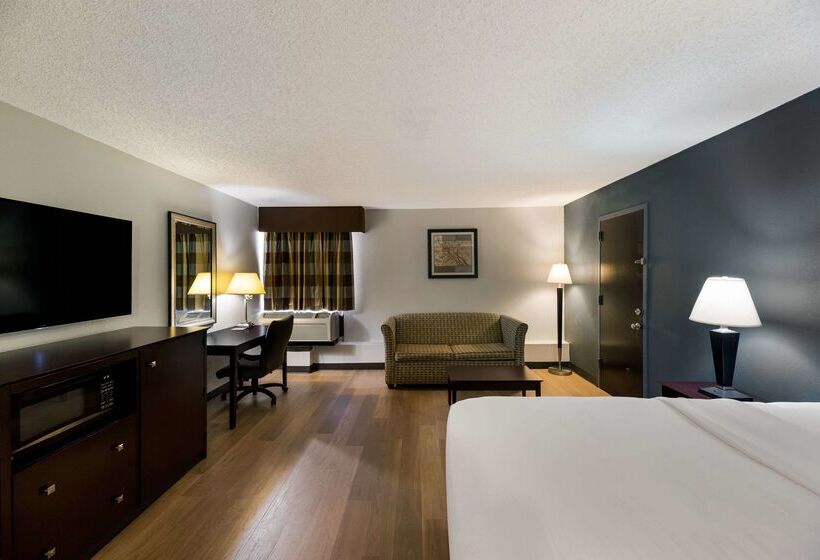 Hotel Clarion  San Angelo Near Convention Center