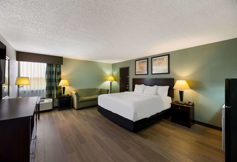 Hotel Clarion  San Angelo Near Convention Center