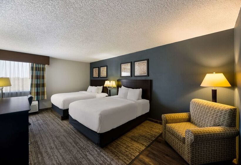 Hotel Clarion  San Angelo Near Convention Center