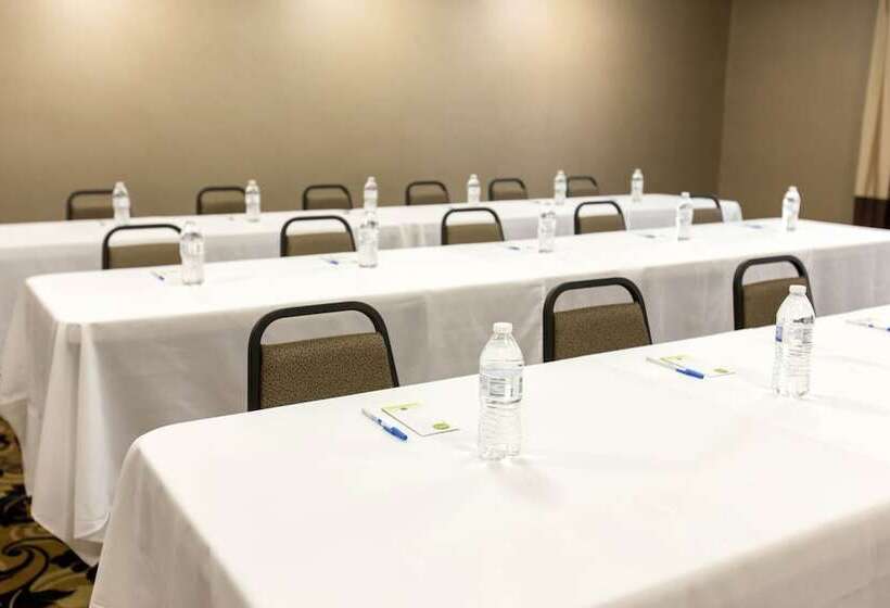 هتل Comfort Inn & Suites Springfield I 44