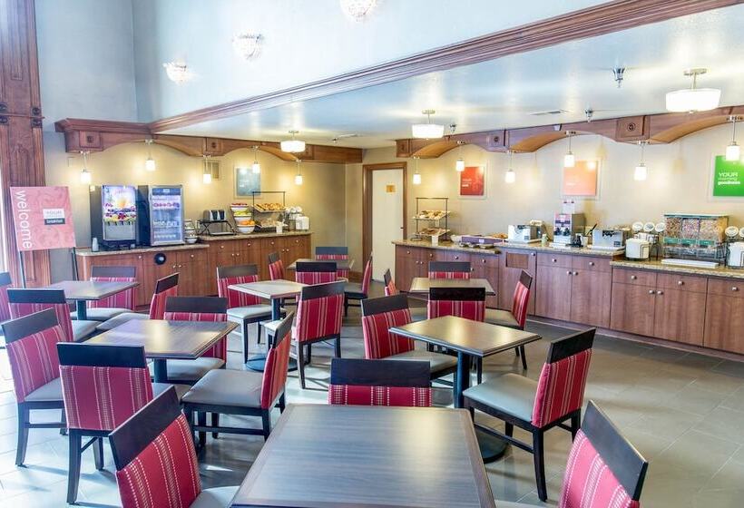 هتل Comfort Inn & Suites Springfield I 44