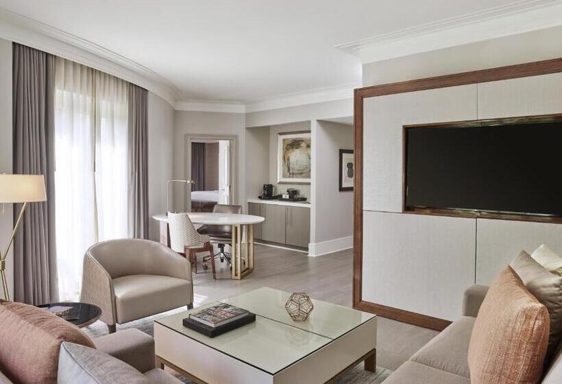 هتل Crescent Court