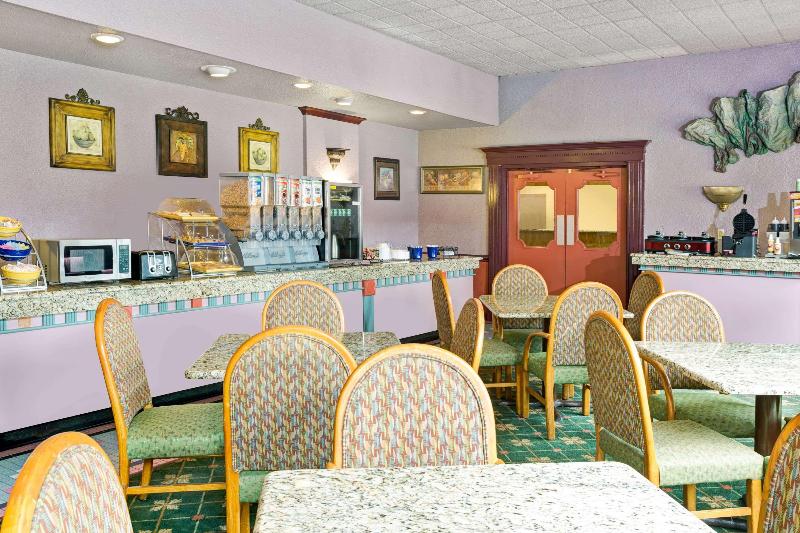 هتل Days Inn By Wyndham Durham/near Duke University