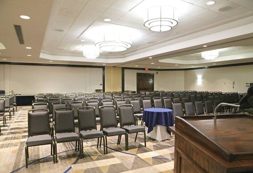 فندق Doubletree By Hilton Boston Rockland