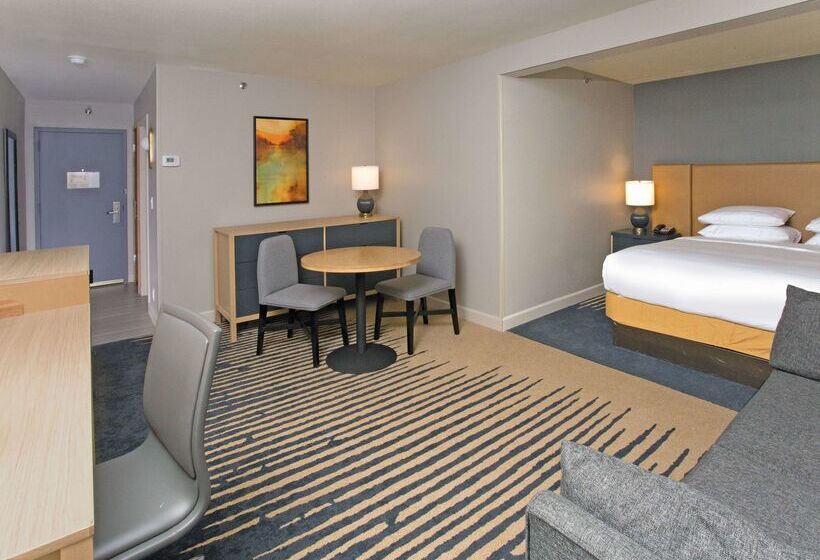 هتل Doubletree By Hilton Chico