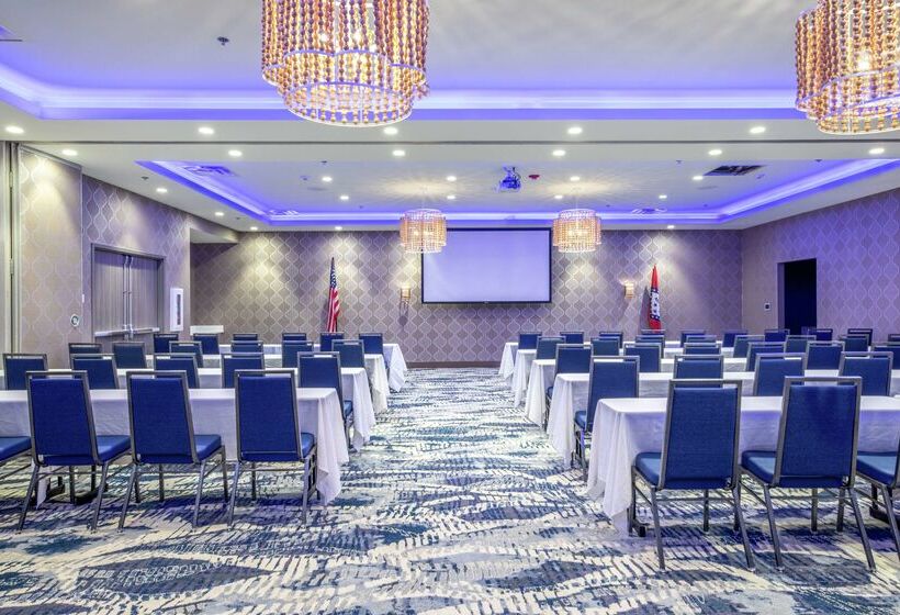 فندق Doubletree By Hilton Hot Springs