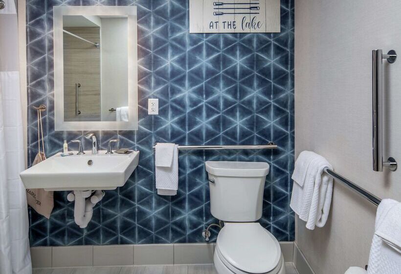 فندق Doubletree By Hilton Hot Springs