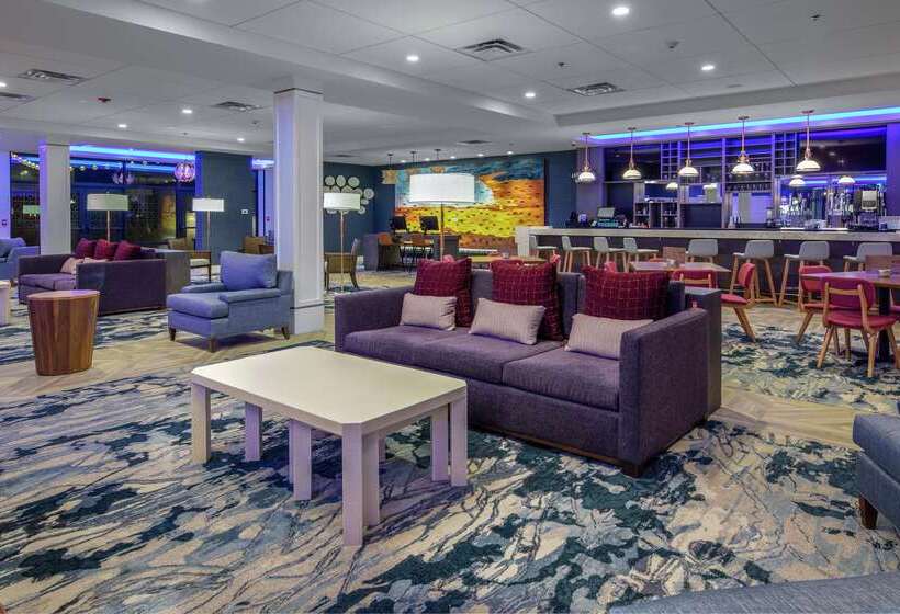 هتل Doubletree By Hilton Hot Springs