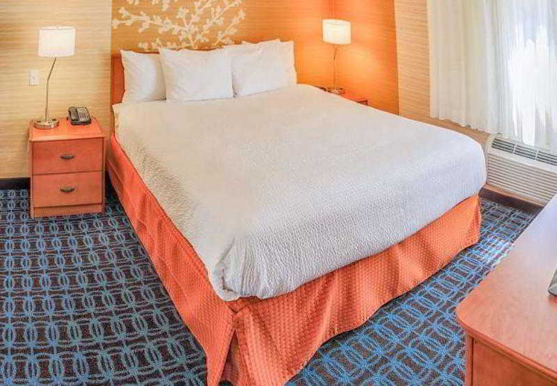 בית מלון כפרי Fairfield Inn And Suites By Marriott San Jose Airport