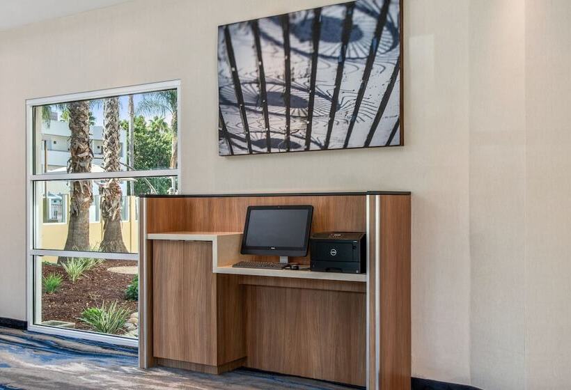 בית מלון כפרי Fairfield Inn And Suites By Marriott San Jose Airport