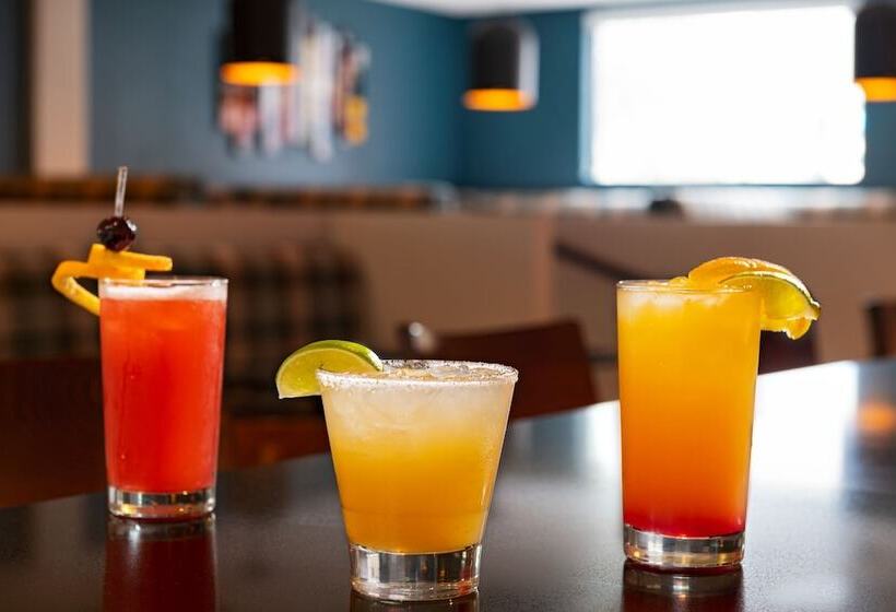 ホテル Four Points By Sheraton Tucson Airport