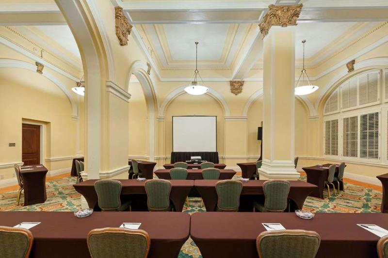هتل Grand Galvez Resort, Autograph Collection